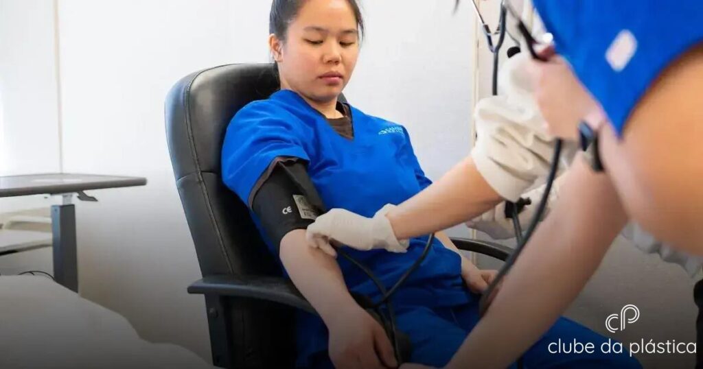 Qual a melhor idade para redução de mama: descubra quando vale a pena pensar nisso